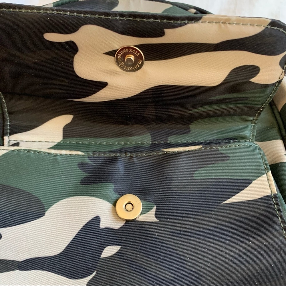 ✨SOLD✨Camo Mini Backpack - Picture 3 of 5